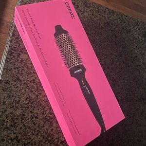Amika blowout babe thermal ionic hairbrush